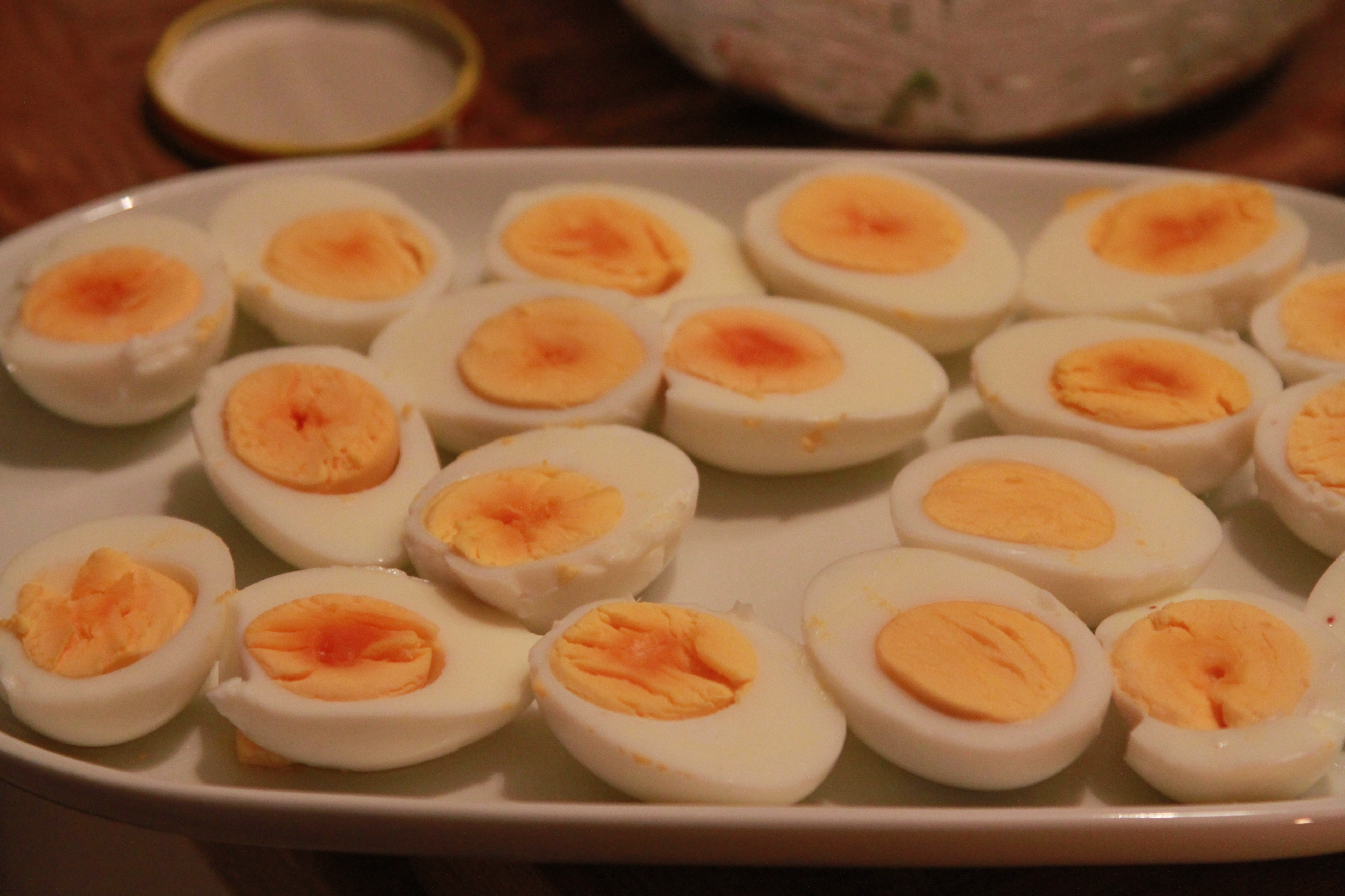gotowane jajka z sosem majonezowym